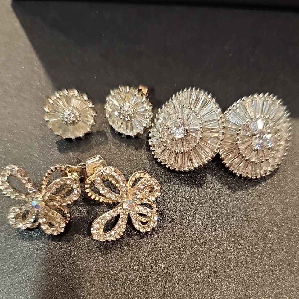 Elegant Silver Crystal Earrings Set